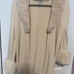 Sioni Cream Fur-Trimmed Women's Cardigan